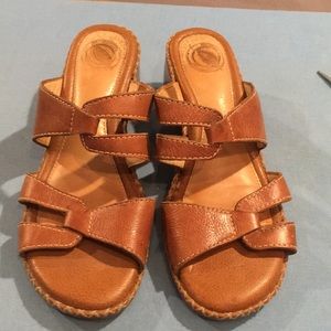 Nurture Peony 5 1/2 light brown sandals